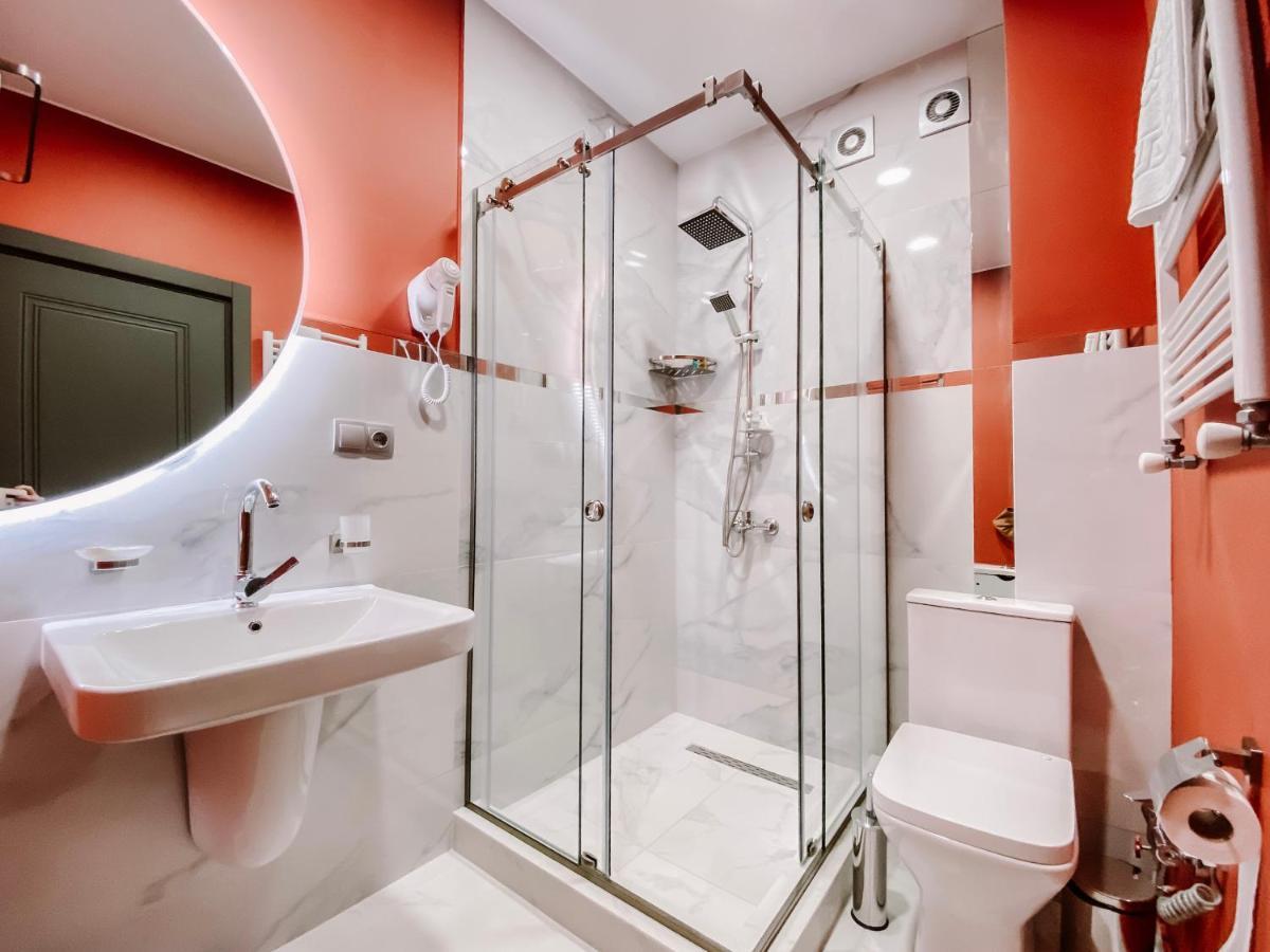 טביליסי Trinity Hotel מראה חיצוני תמונה