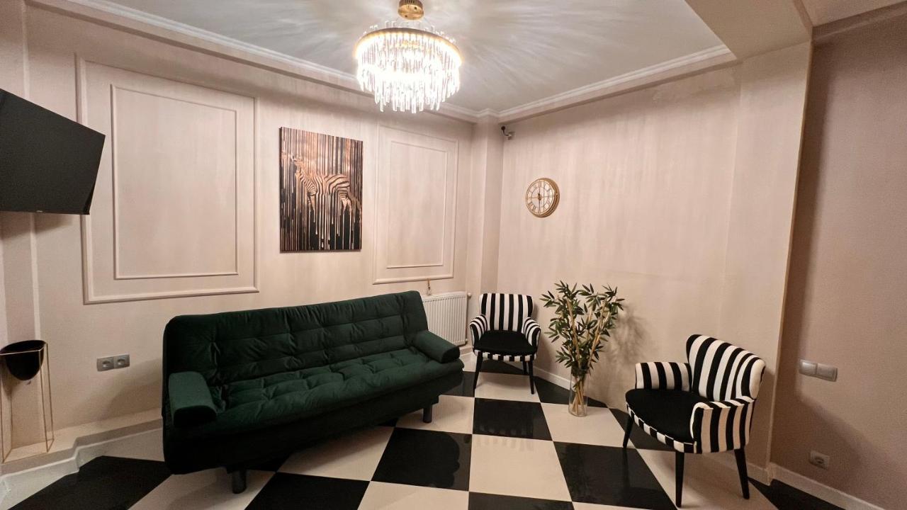 טביליסי Trinity Hotel מראה חיצוני תמונה