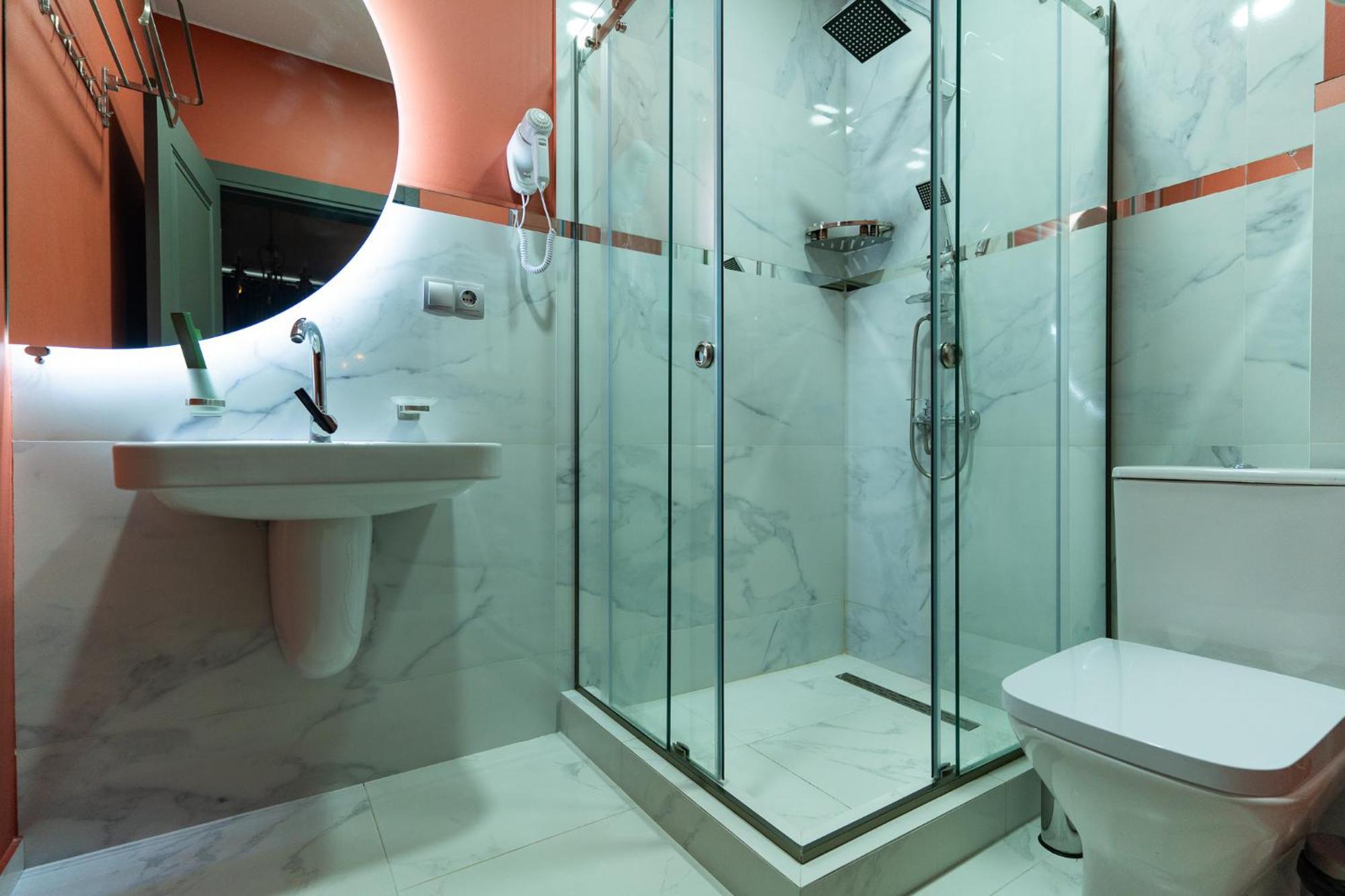 טביליסי Trinity Hotel מראה חיצוני תמונה