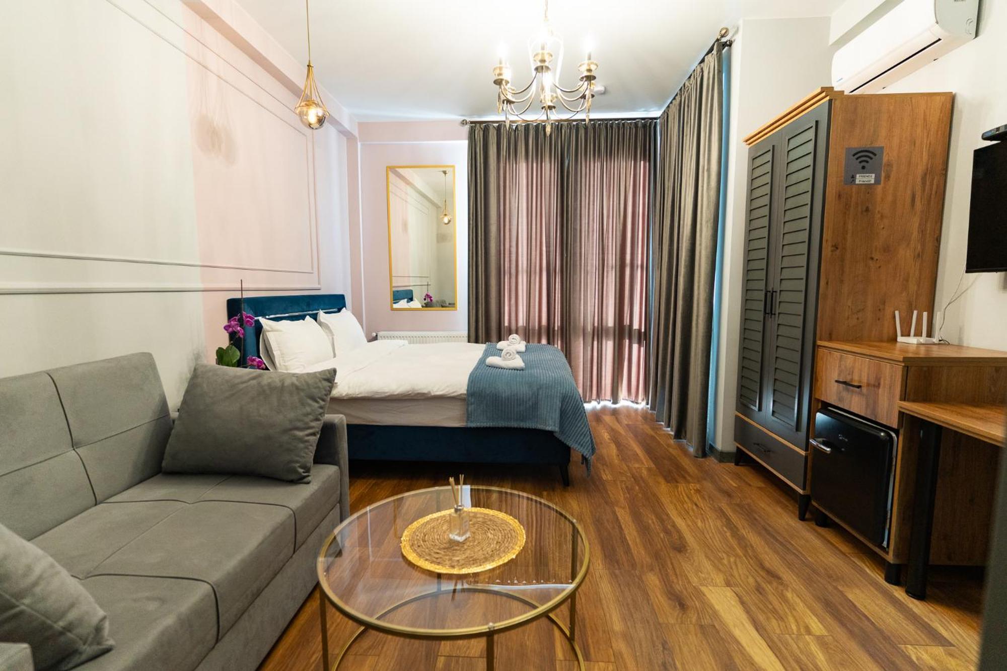 טביליסי Trinity Hotel מראה חיצוני תמונה