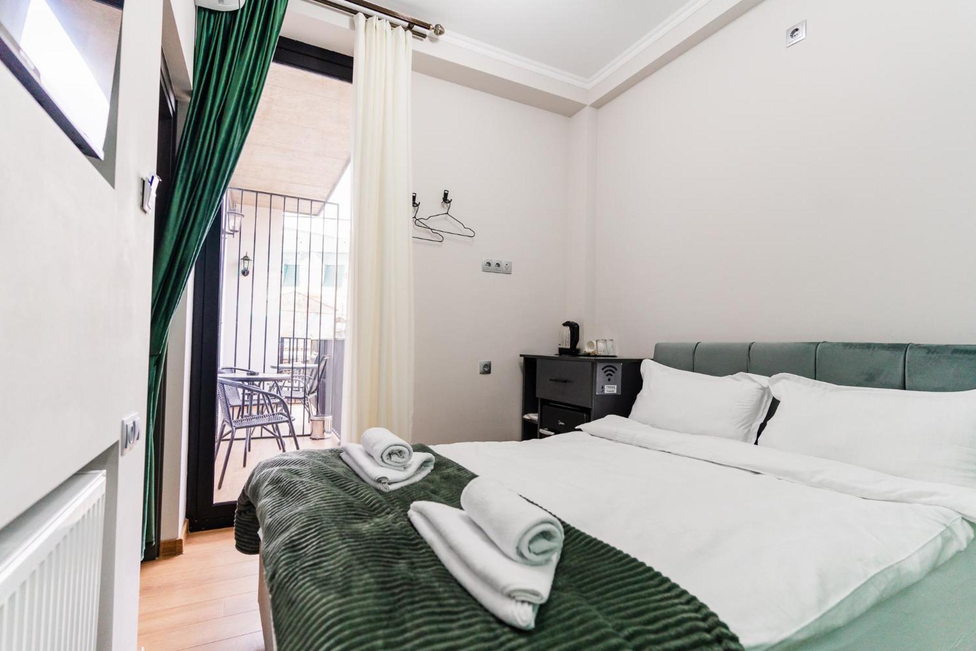 טביליסי Trinity Hotel מראה חיצוני תמונה